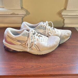 ASICS Women's White and purple GT-1000 Athletic Shoes